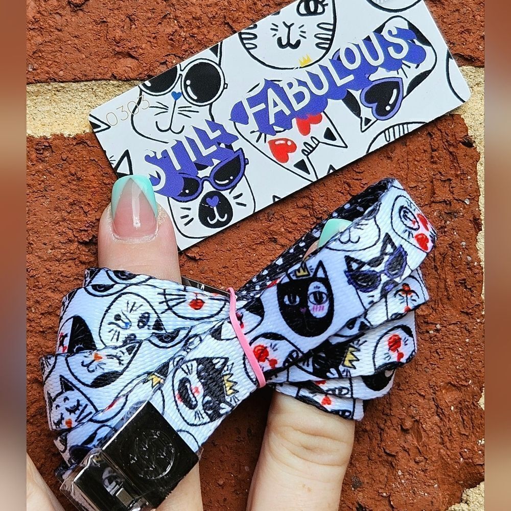 ZOX "STILL FABULOUS" #303 NEW COLLECTIBLE SWAPPABLE VINTAGE CAT HOODIE STRING